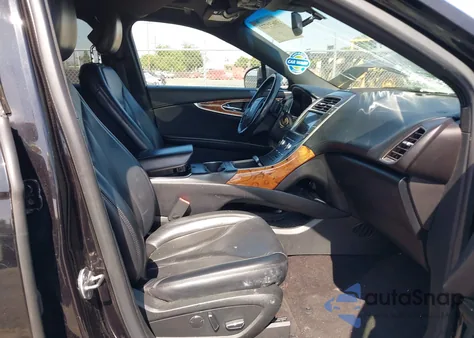 2019 Lincoln Nautilus Select z USA, uszkodzony, nr VIN 2LMPJ6K90KBL15151